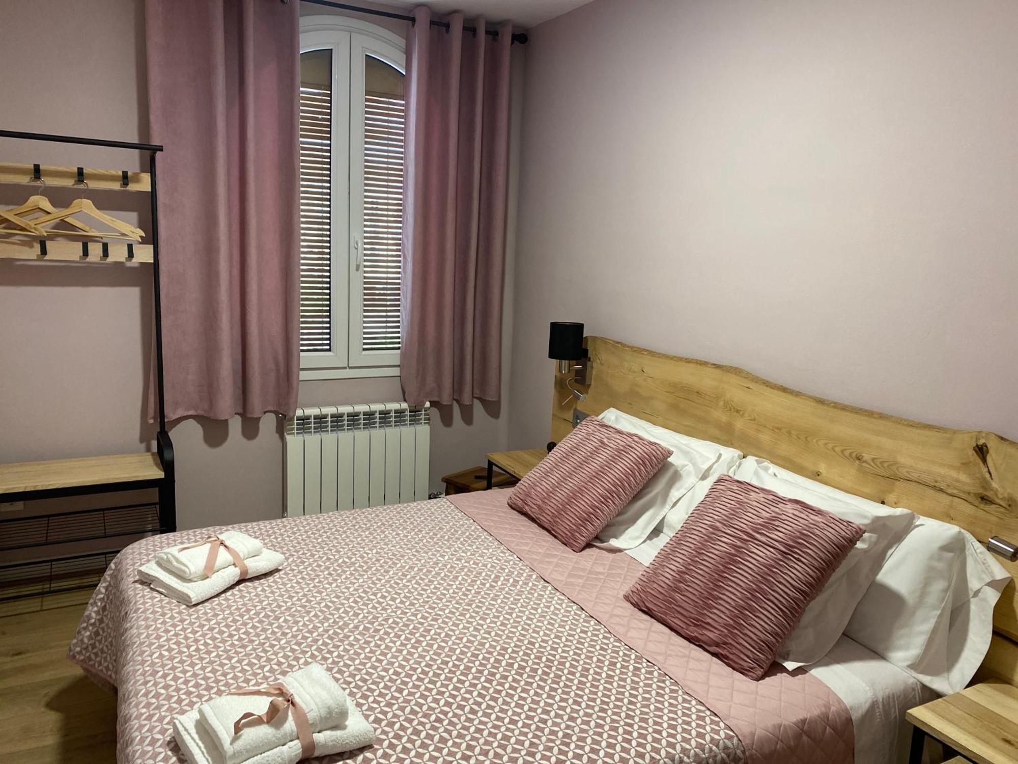 Cal Franch 3 Apartment Cardona Luaran gambar