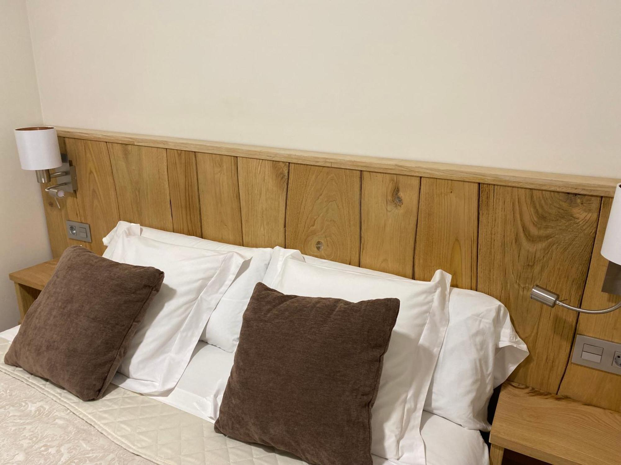 Cal Franch 3 Apartment Cardona Luaran gambar
