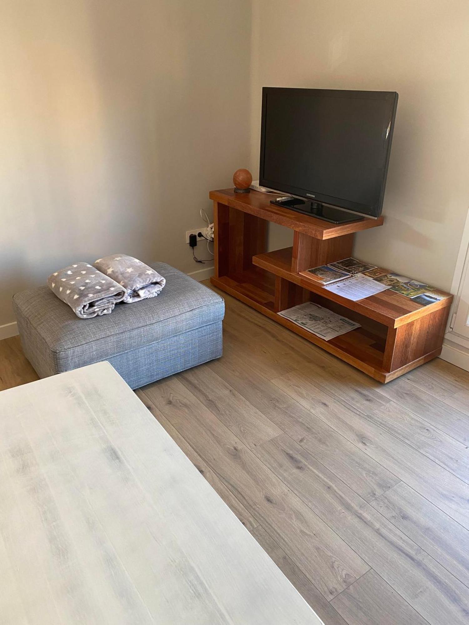 Cal Franch 3 Apartment Cardona Luaran gambar